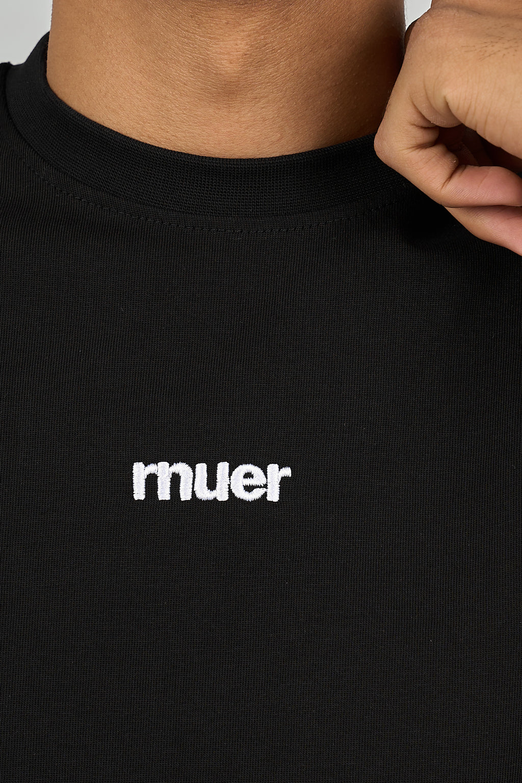 rnuer BLACK REG.