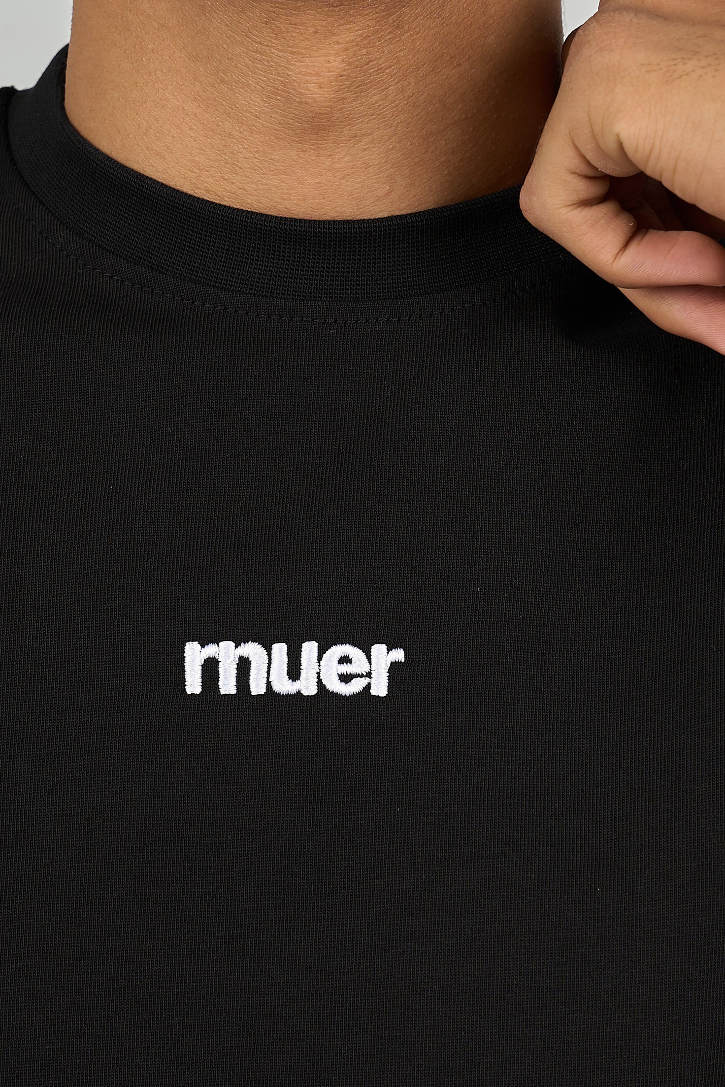 rnuer BLACK REG.
